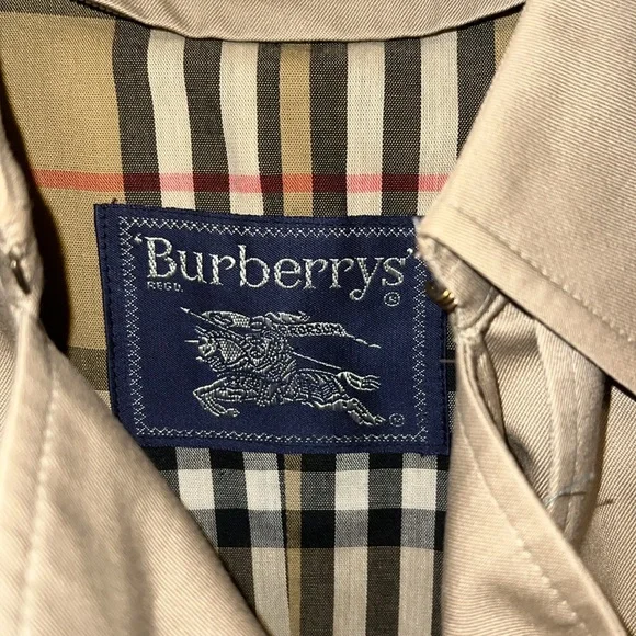 Vintage Burberry tan trench coat 80s - Picture 2 of 12